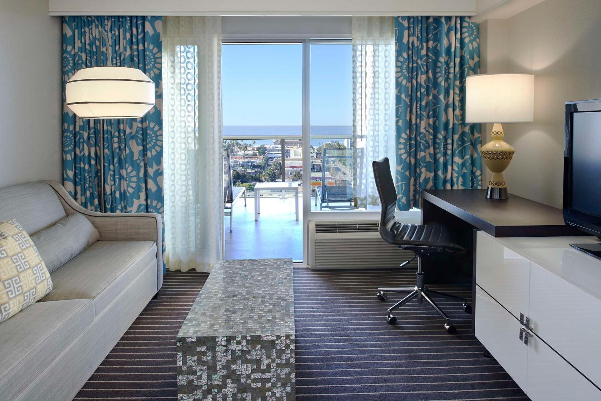Hyatt Centric Delfina 4*